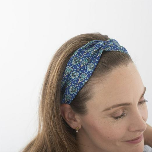 Overview second image: A Beautiful Story twisted headband blue